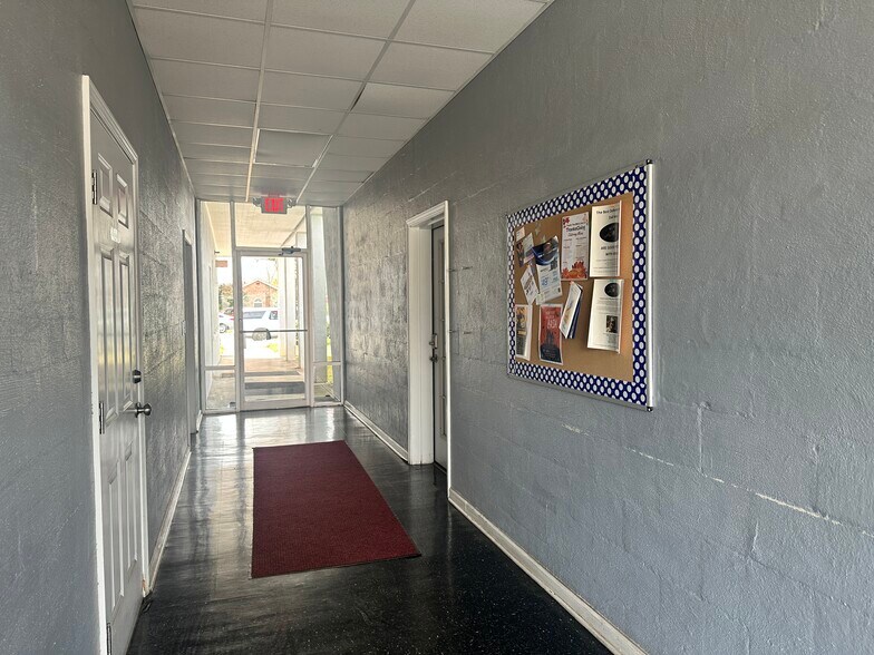More Photos Of 118 S Main St, Greensboro Restaurant For Sale