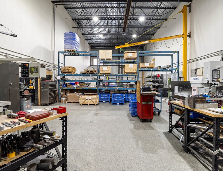 More Photos Of 8100-8118 Rue Charles-Édouard-Renaud, Terrebonne Warehouse For Sale