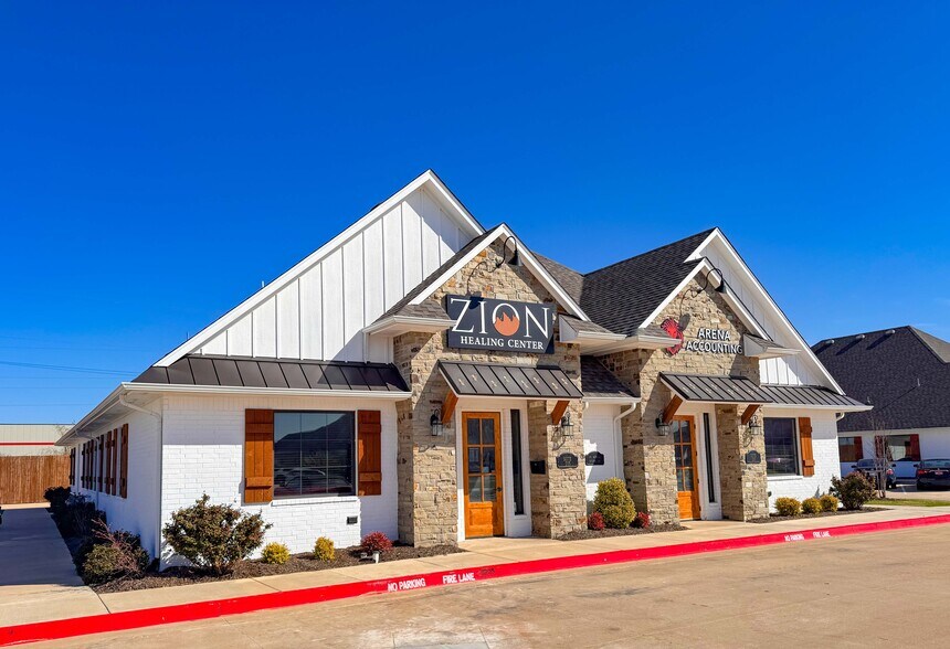 Primary Photo Of 1111 Magnolia Ct, Moore Office For Lease