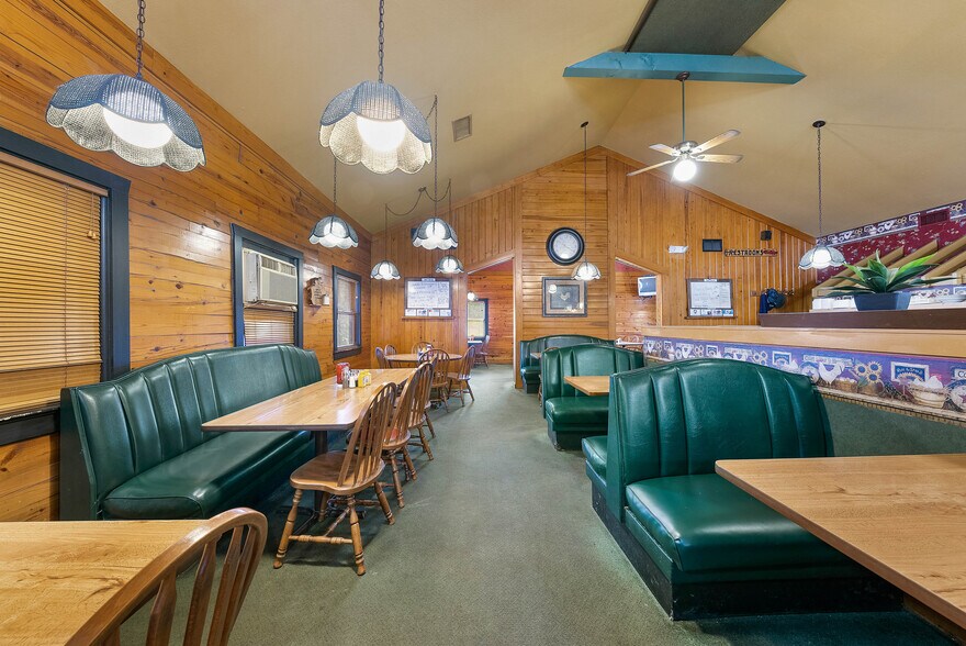 More Photos Of 347 N Scott Ave, Belton Restaurant For Sale