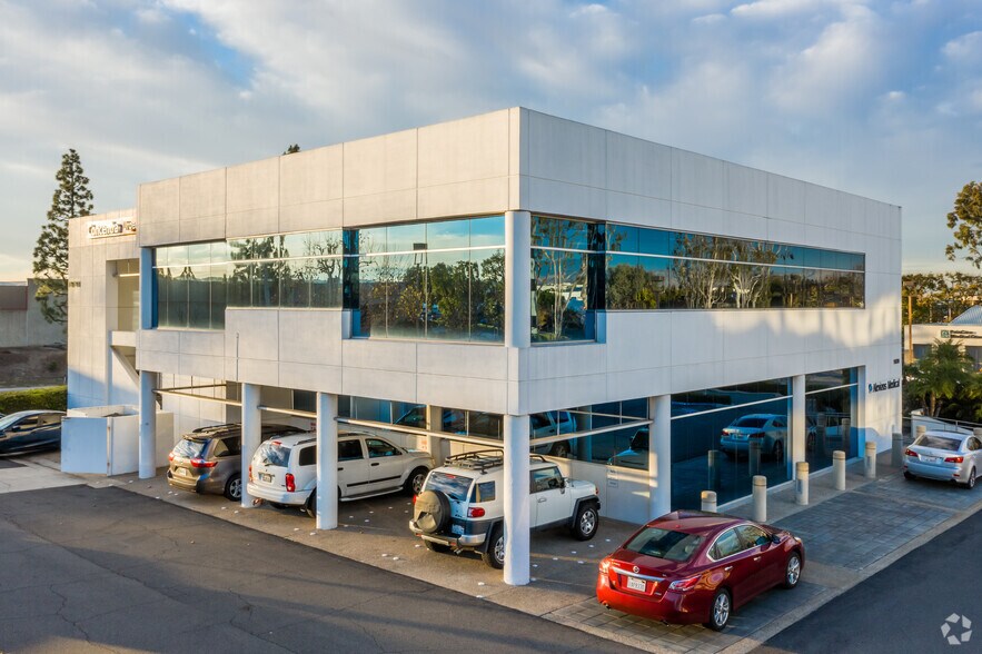 More Photos Of 15751 Rockfield Blvd, Irvine Medical For Lease