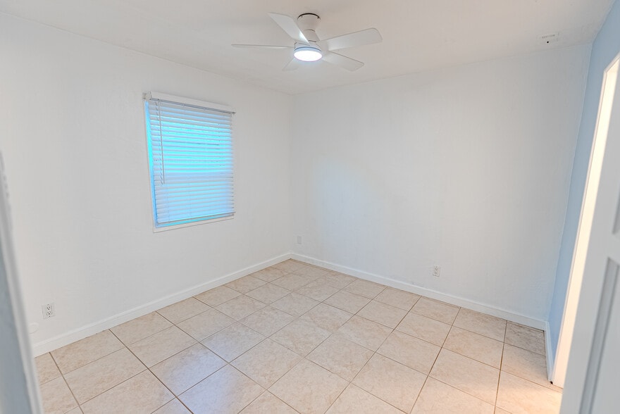 More Photos Of 1566 Reed Ave, San Diego Apartments For Sale