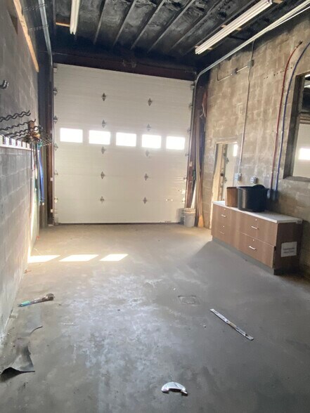 More Photos Of 85 E Fulton St, Gloversville Auto Repair For Sale