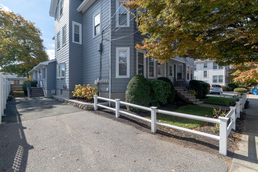 More Photos Of 37 Washington Ave, Waltham Multifamily For Sale