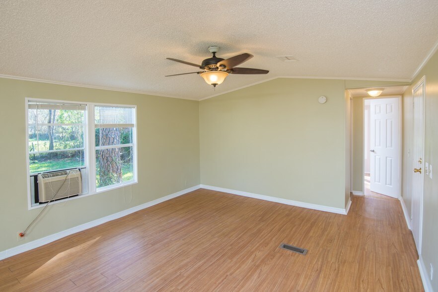 More Photos Of 1211 Cypress Rd, Saint Augustine Manufactured Housing Mobile Home Park For Sale