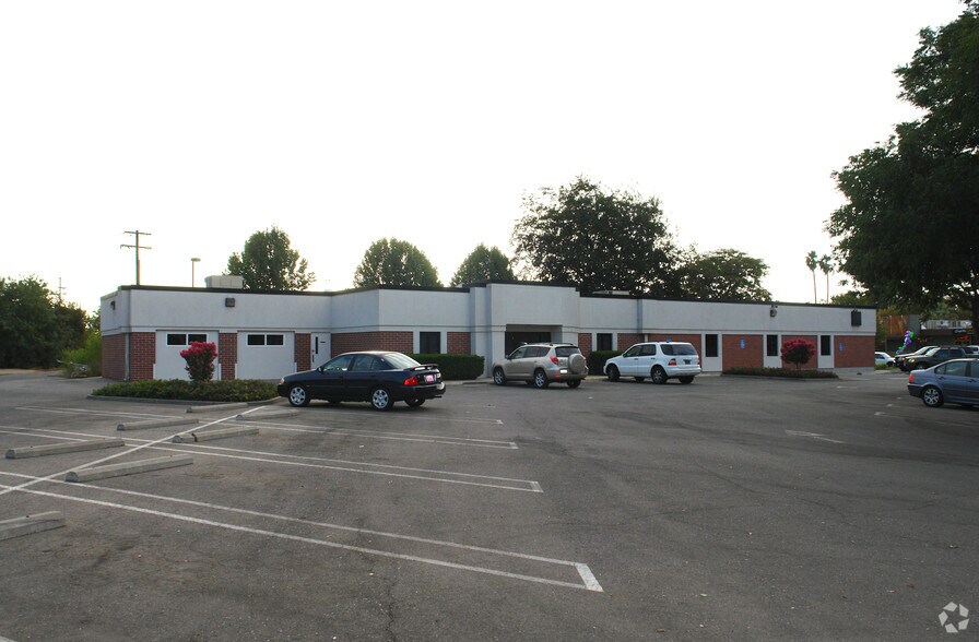 More Photos Of 985 Enterprise Dr, Sacramento Health Club For Sale