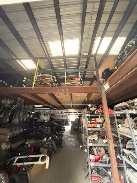 More Photos Of 10702 Cullen Blvd, Houston Warehouse For Sale