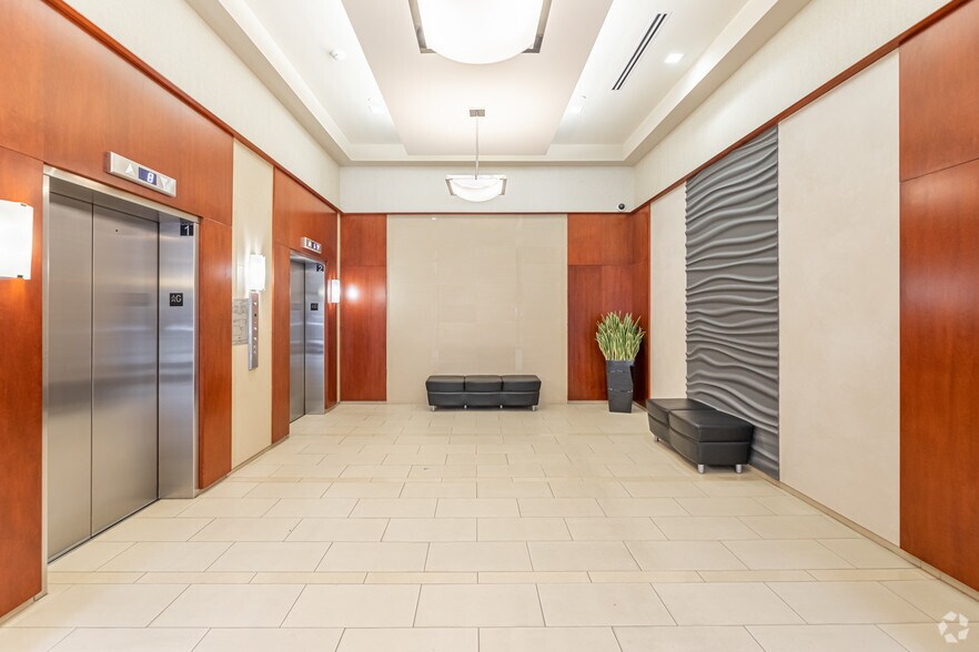 More Photos Of 81 Metcalfe St, Ottawa Office For Sale