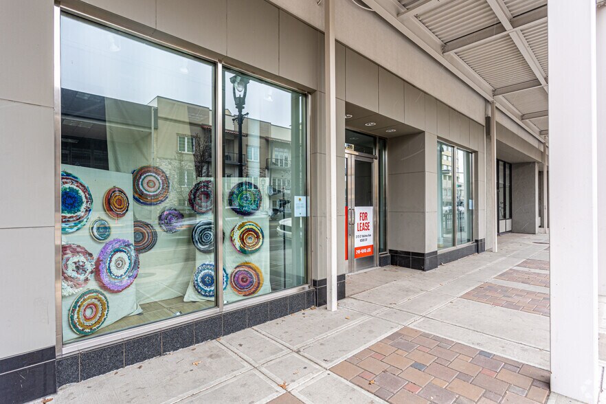 More Photos Of 315 E Yakima Ave, Yakima Storefront Retail Office For Lease