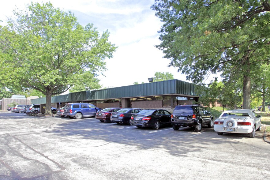 More Photos Of 1023 EXECUTIVE PARKWAY Dr, Saint Louis Office For Sale