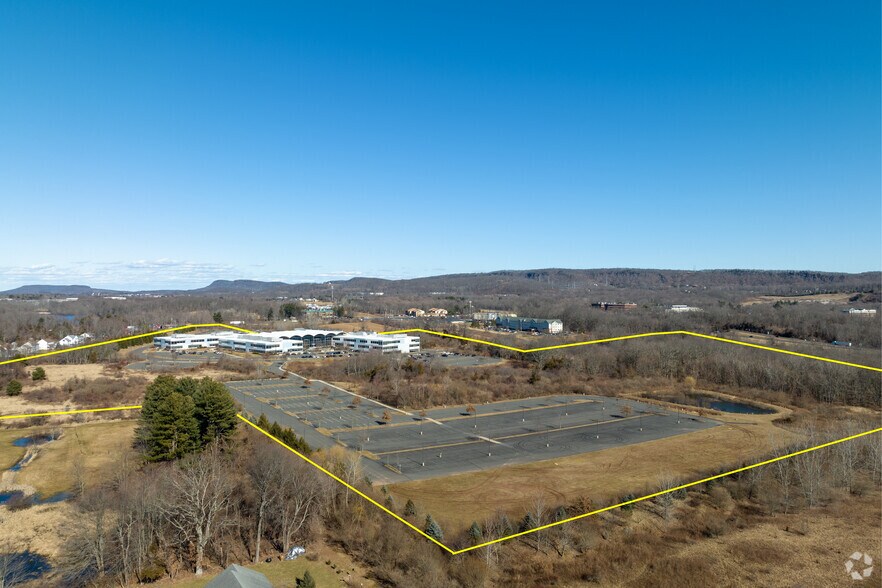 More Photos Of 108 Leigus Rd, Wallingford Office For Lease