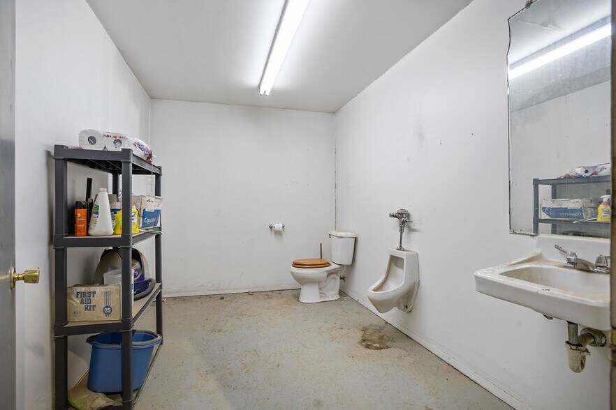 More Photos Of 50101 Highway 52 N, Kenmare Warehouse For Sale