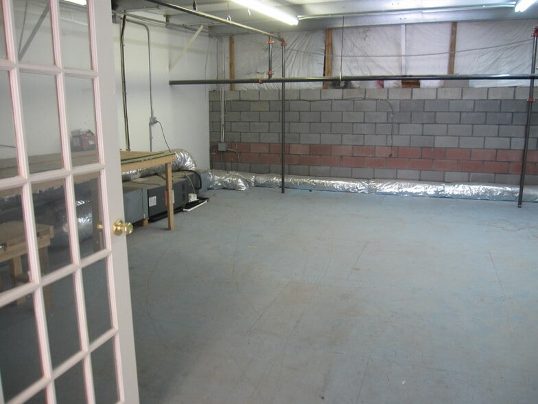 More Photos Of 1740 Skyway Dr, Longmont Warehouse For Lease