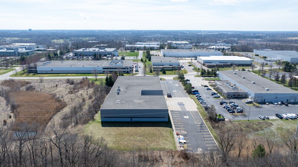 More Photos Of 4200 N Atlantic Blvd, Auburn Hills Manufacturing For Lease