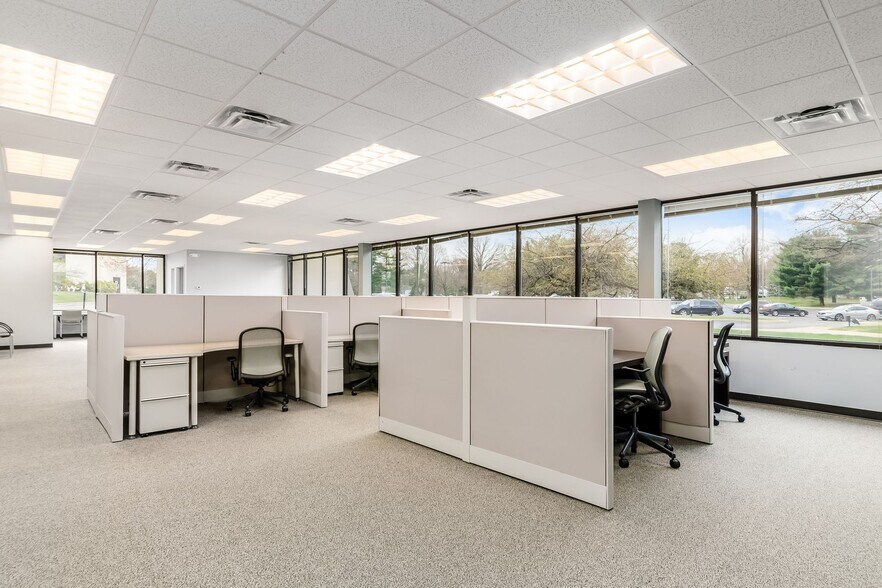 More Photos Of 150 E Wilson Bridge Rd, Worthington Office For Lease