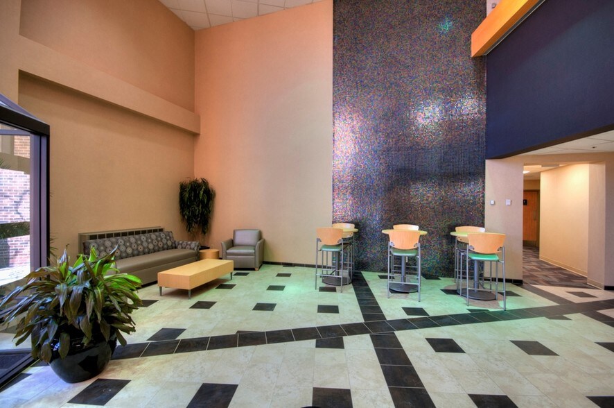 More Photos Of 2611 Waterfront Pky, Indianapolis Office For Lease