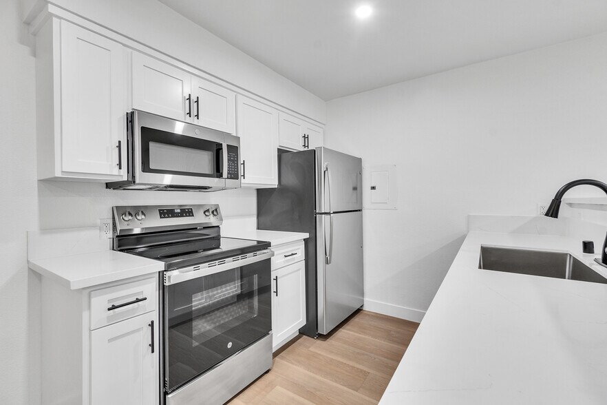 More Photos Of 625 Orizaba Ave, Long Beach Apartments For Sale