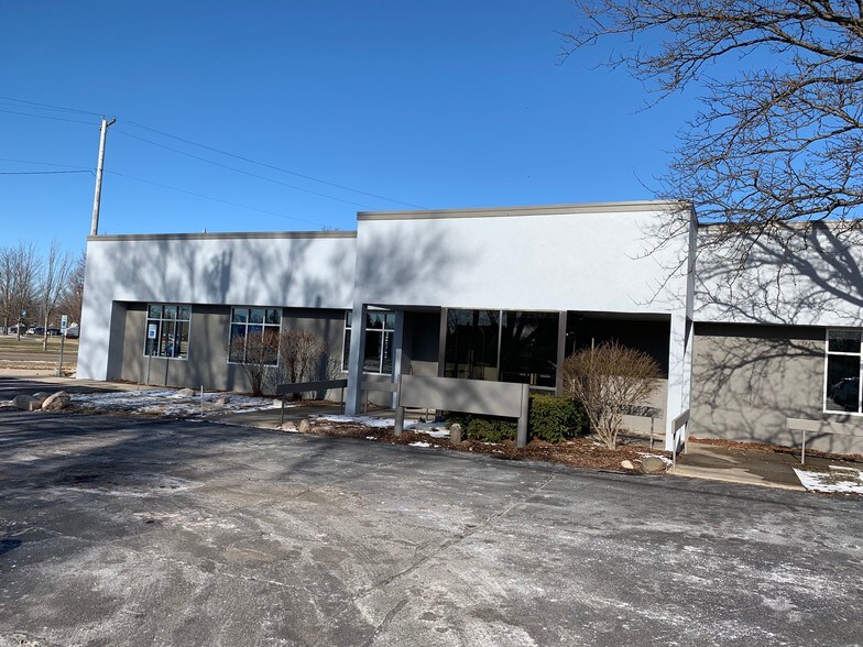 More Photos Of 653 Michigan Ave, Holland Freestanding For Lease