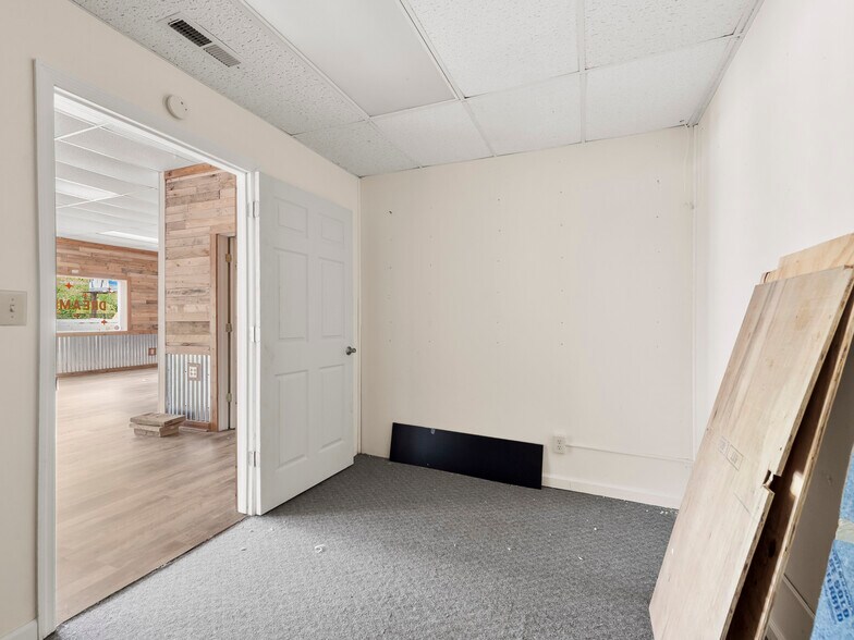 More Photos Of 108 Hendersonville Hwy, Pisgah Forest Storefront Retail Office For Lease