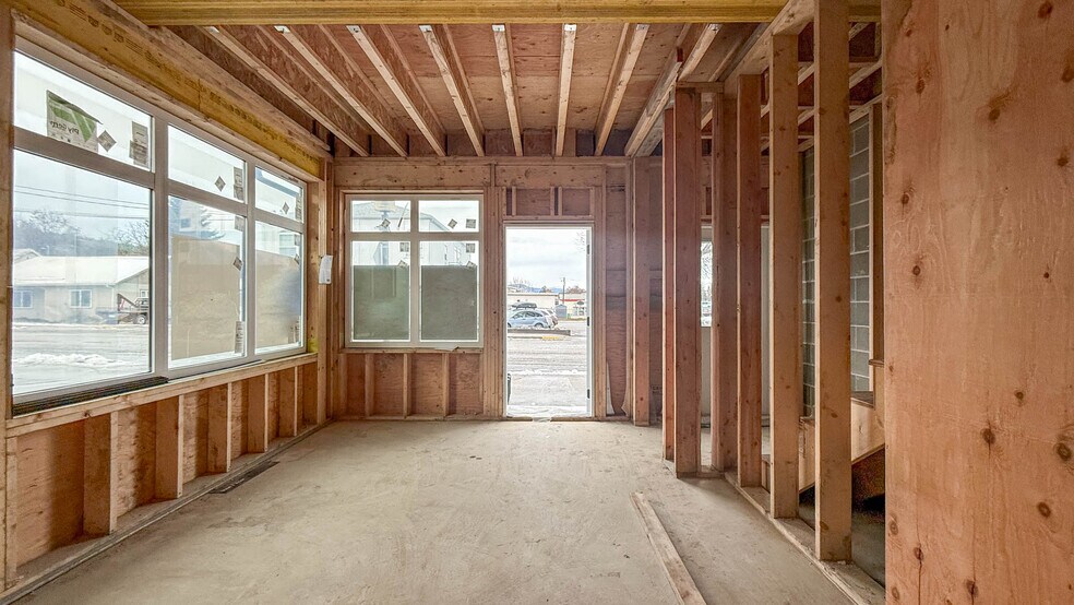 More Photos Of 704 Cliff St, Enderby Office For Lease