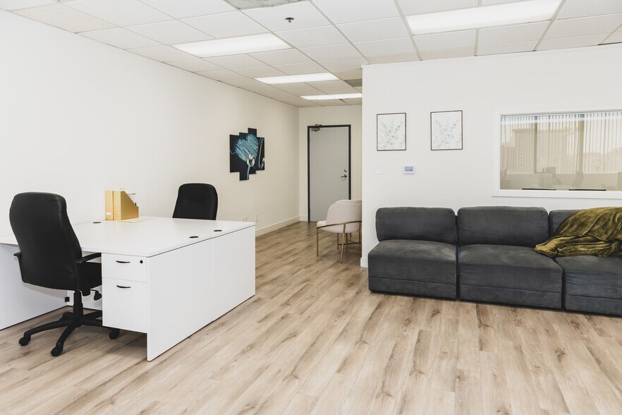 More Photos Of 111 N Jackson St, Glendale Office For Sale