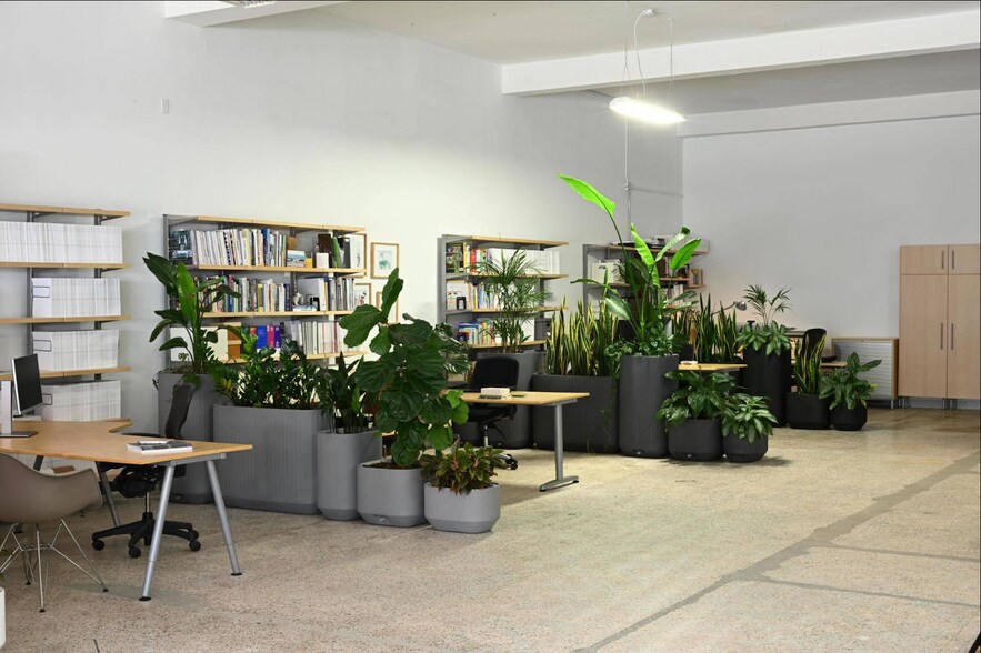 More Photos Of 6621 Biscayne Blvd, Miami Storefront For Sale