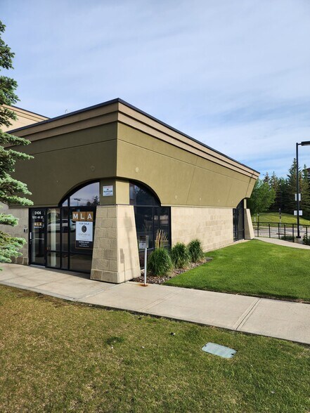 More Photos Of 5212 48 St, Red Deer Office For Sale