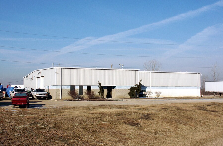 More Photos Of 7685 Fishel Dr N, Dublin Warehouse For Lease