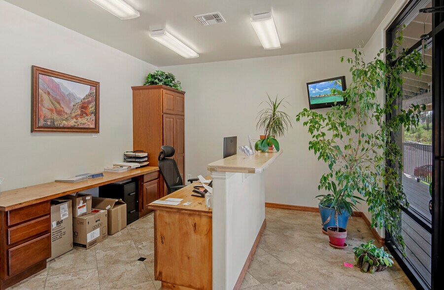 More Photos Of 809 W Riordan Rd, Flagstaff Office Residential For Lease