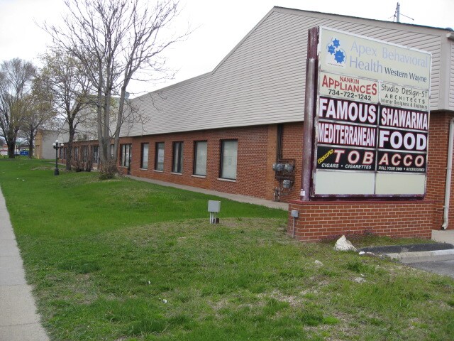 More Photos Of 1531-1553 S Wayne Rd, Westland Storefront For Sale
