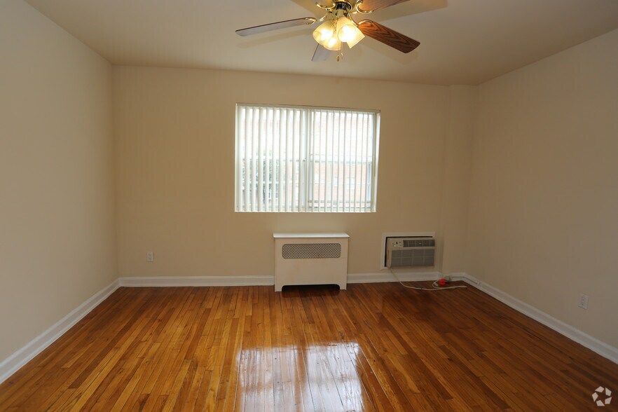 More Photos Of 3301 Chillum Rd, Mount Rainier Apartments For Sale