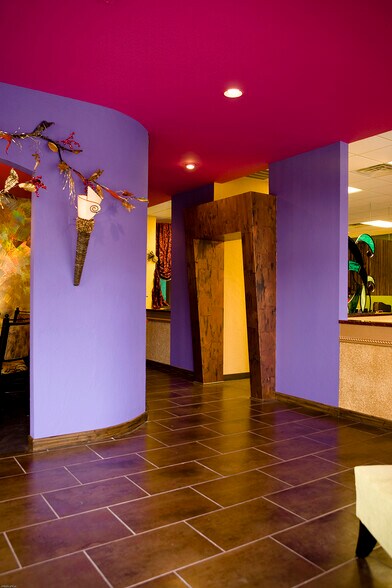 More Photos Of 2801 26th St, Lubbock Freestanding For Lease