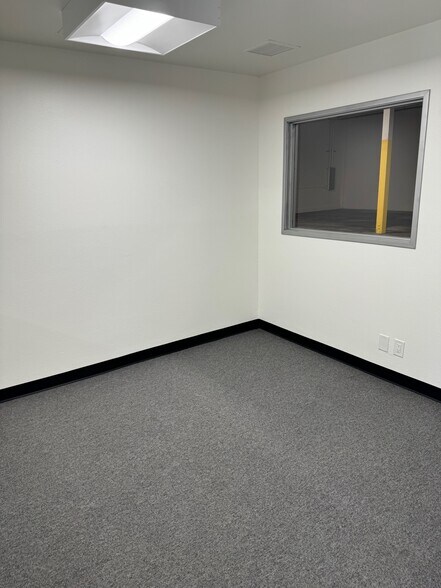 More Photos Of 16312 Garfield Ave, Paramount Warehouse For Lease