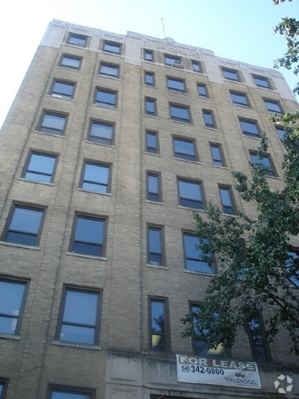 More Photos Of 30 Franklin Rd SW, Roanoke Office For Lease