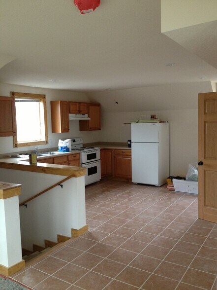 More Photos Of 1004 15th Ave SE, Rochester Flex For Sale