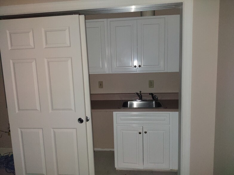 More Photos Of 404 Corder Rd, Warner Robins Office For Lease