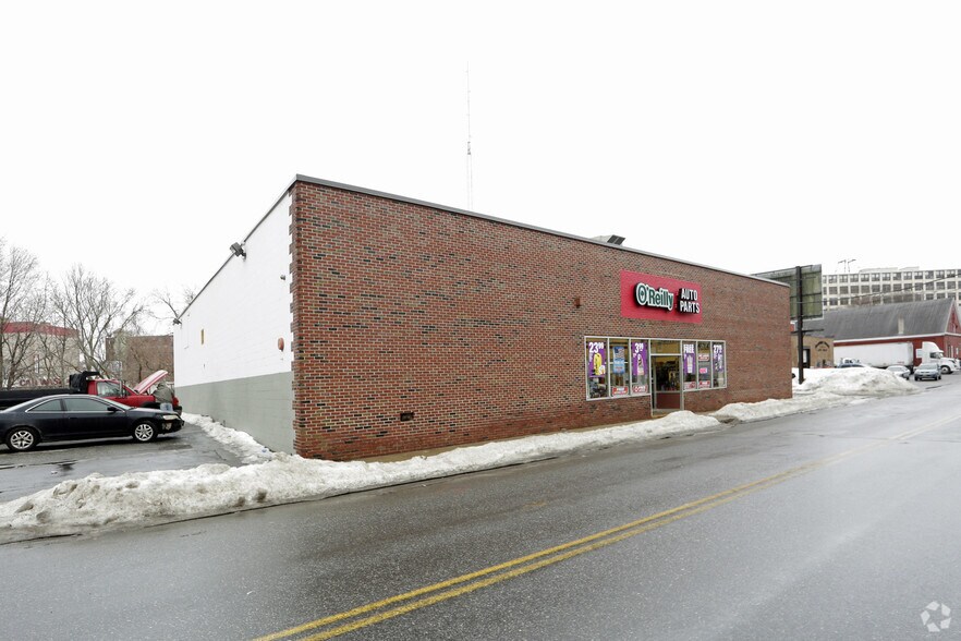 Primary Photo Of 235 Essex St, Haverhill Auto Repair For Sale