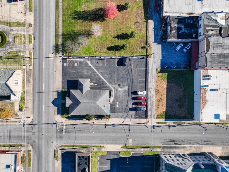 More Photos Of 630 Jefferson St, Paducah Office For Sale