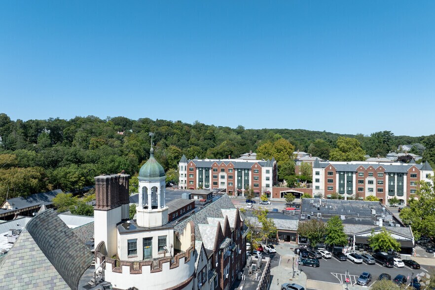 More Photos Of 14 Harwood Ct, Scarsdale Office For Lease