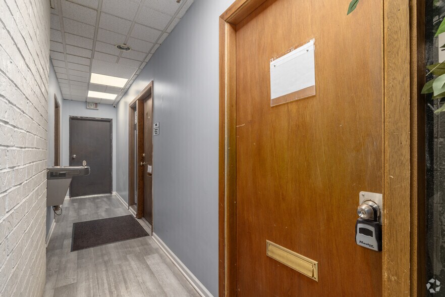 More Photos Of 930 W 175th St, Homewood Office For Sale