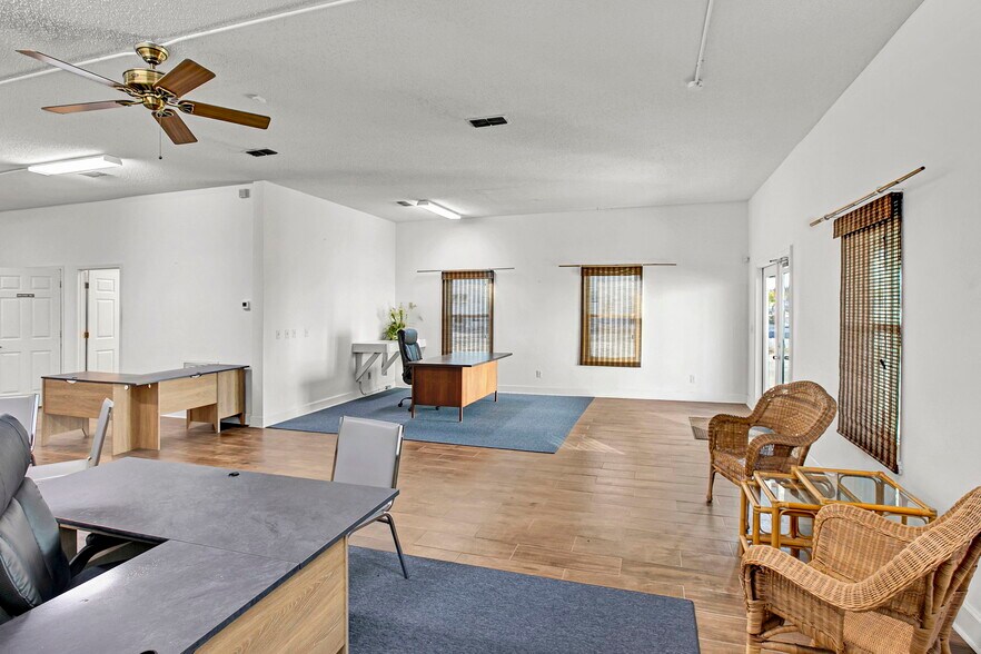 More Photos Of 803 3rd St N, Jacksonville Beach Storefront Retail Residential For Sale