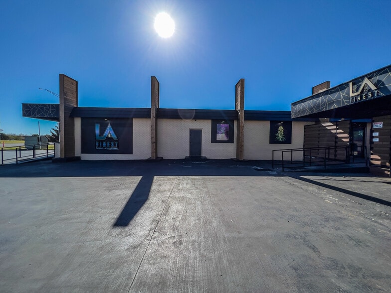 More Photos Of 5708 NW Expressway St, Oklahoma City General Retail For Sale