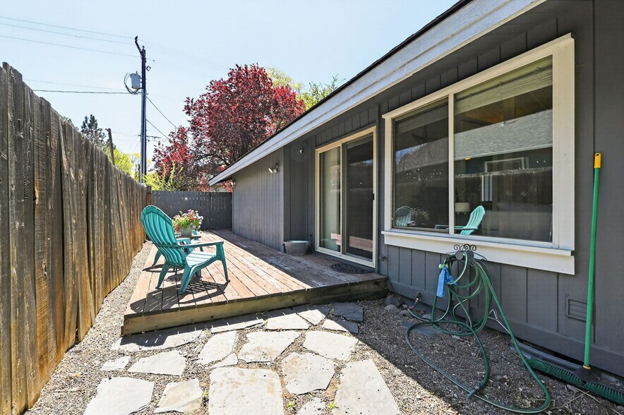 More Photos Of 1720 NE 4th St, Bend Office For Sale