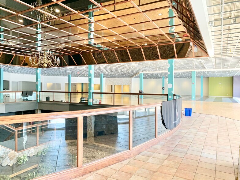 More Photos Of 495 Hope St, Stamford Unknown For Lease