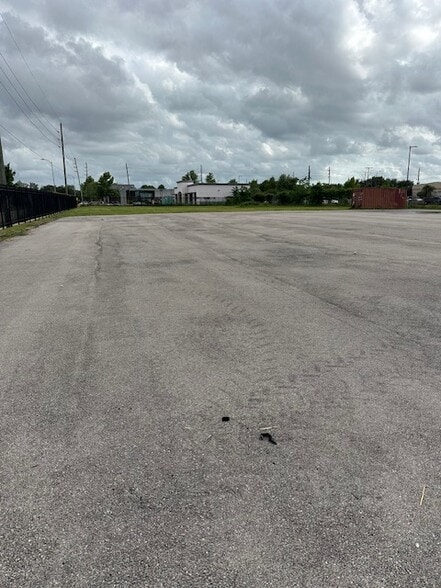 More Photos Of 11800 Gessner Road, Houston Land For Sale