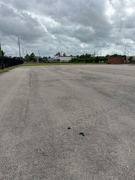 More Photos Of 11800 South Gessner Road, Houston Land For Sale