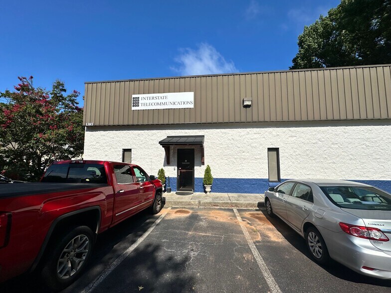 More Photos Of 1385 Weber Industrial Dr, Cumming Distribution For Lease