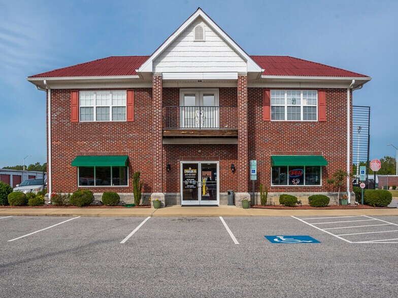 More Photos Of 4928 US Highway 301 S, Hope Mills Self Storage For Lease