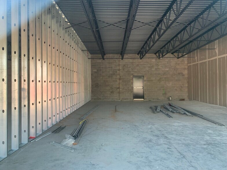 More Photos Of 10619 S Gessner Rd, Houston Freestanding For Lease