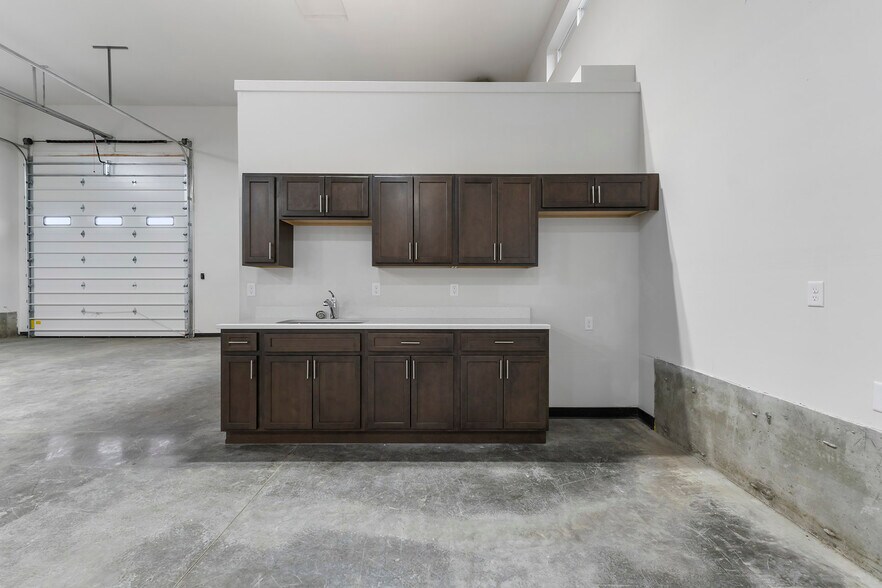 More Photos Of 3493 W Daugharty Loop, Hayden Industrial For Lease